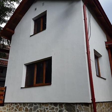 New And Comfortable Two Bedroom House 加拉纳 外观 照片
