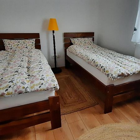 New And Comfortable Two Bedroom House 加拉纳 外观 照片