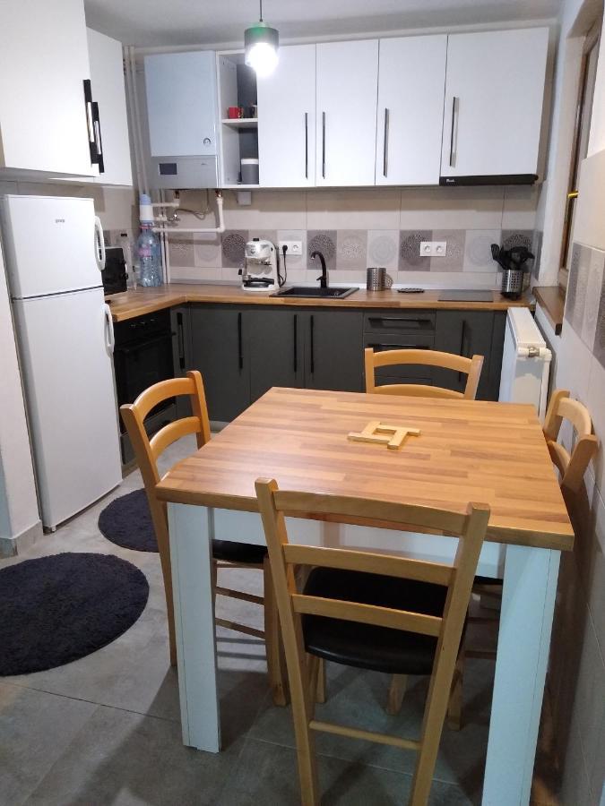 New And Comfortable Two Bedroom House 加拉纳 外观 照片